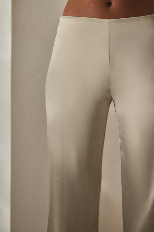 The Alanna Set Trousers: Off White