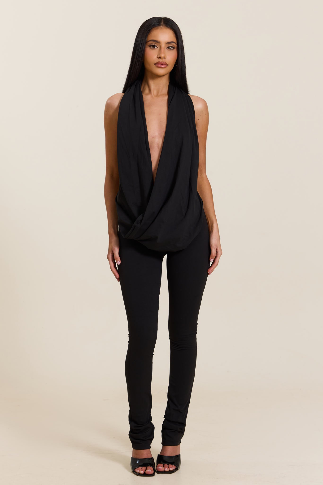 【MARTE】Cut Out Design Camisole ブラック Cut Out Design Camisole｜カットアウトデザインキャミソール – MARTE