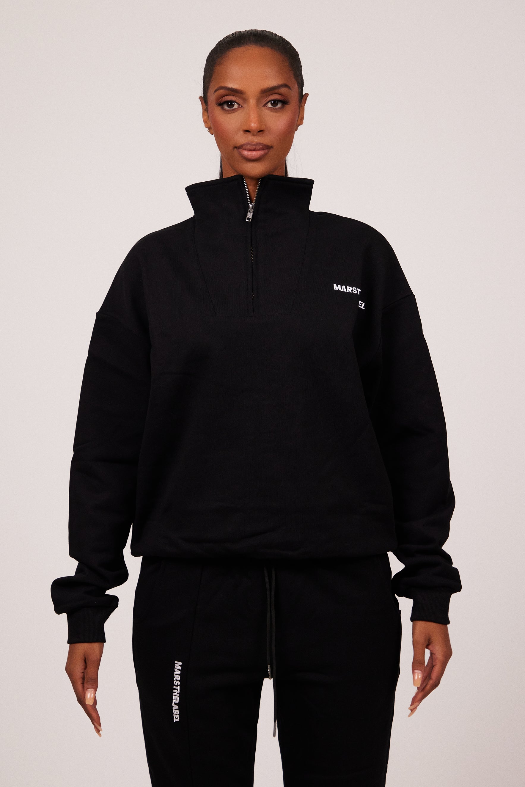 Black_zip_5.jpg?v=1733757330&