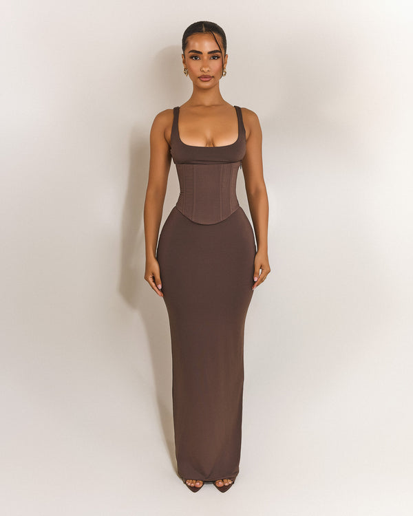 The Sandra Scoop Maxi in Brown
