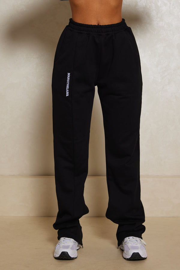 The Essentials Tapered Joggers - Black